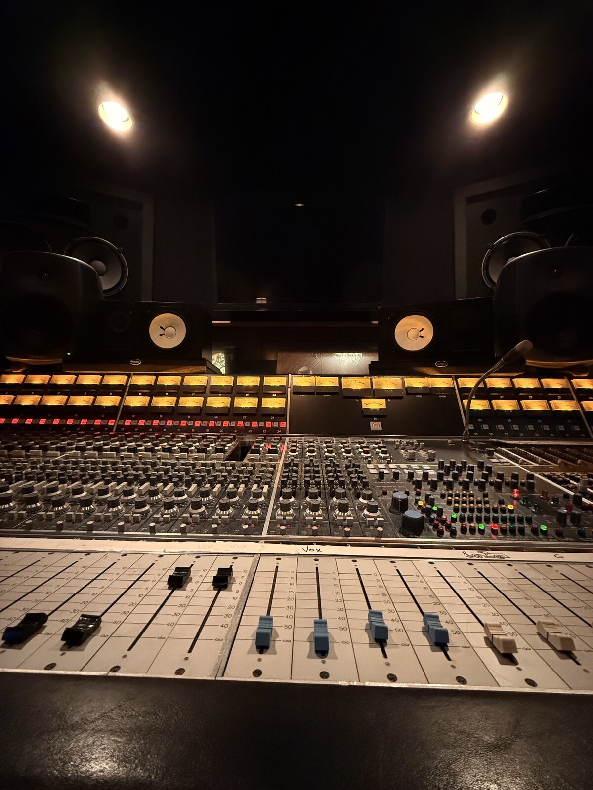Close in on the console during the sessions